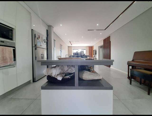 3 BEDROOM TOWNHOUSE FOR SALE IN PALM LAKES ESTATE